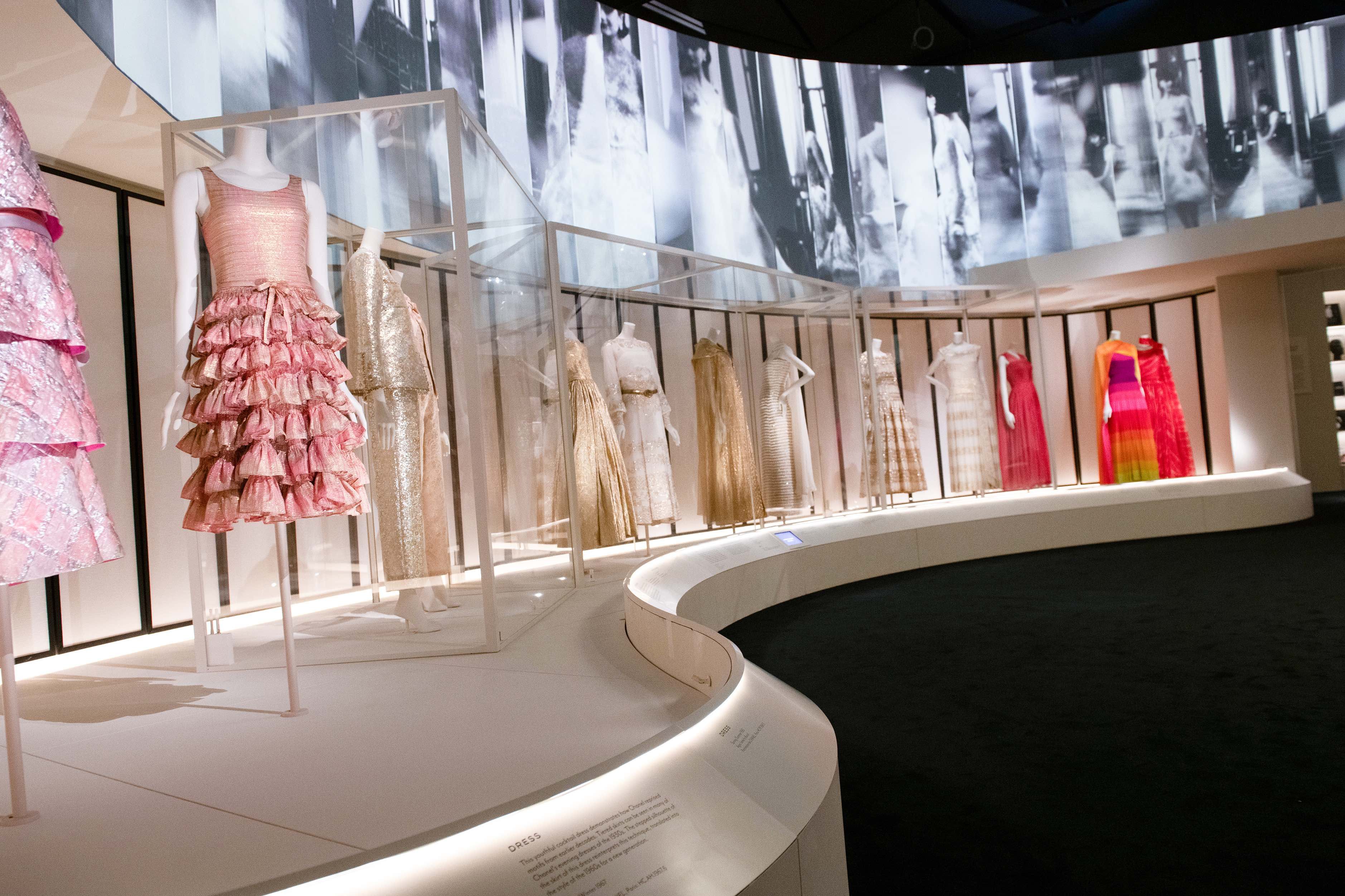How Much Money Do Fashion Designers Make A Year