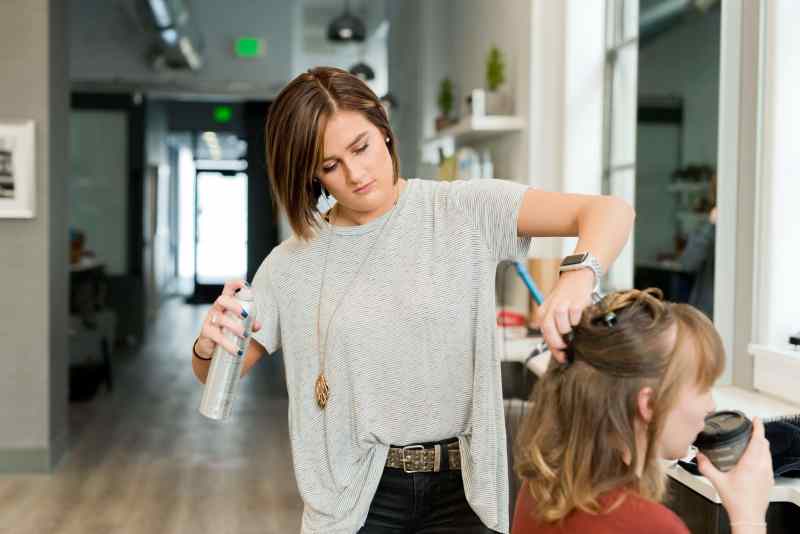 How To Become A Hair Stylists