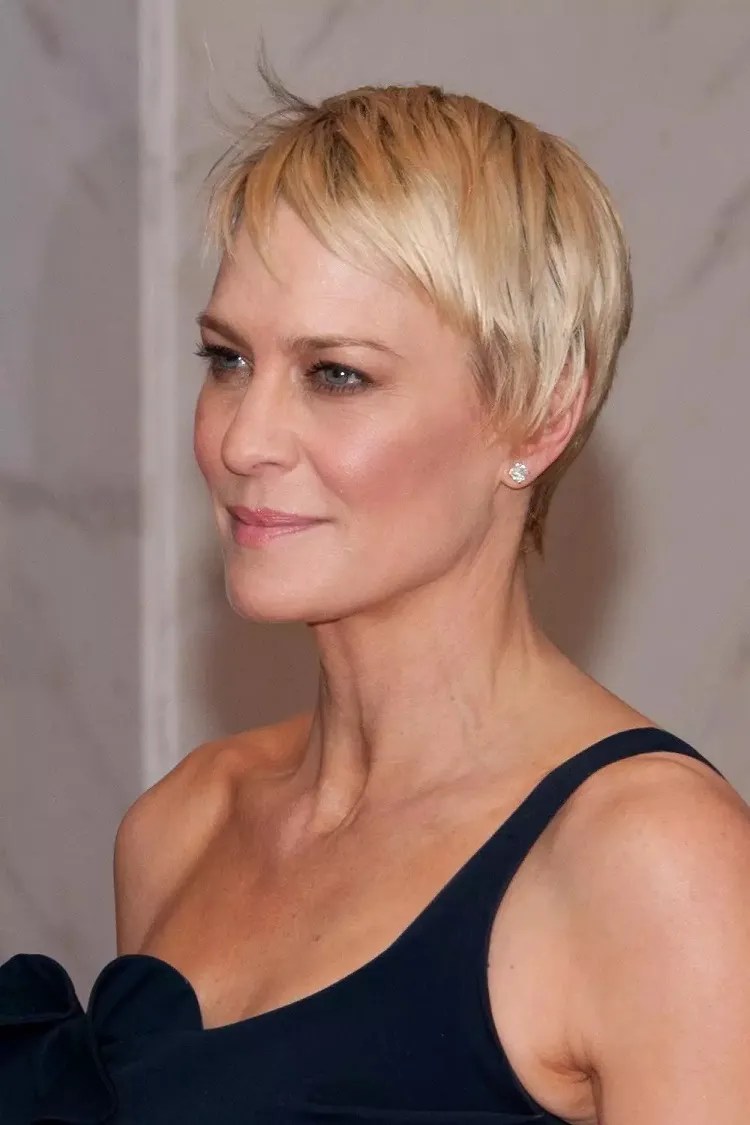 Trendy Hairstyles For Women Over 50